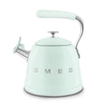 SMEG Wasserkocher mit Pfeiffunktion 2,3 l, Modell „Wassergrün“, WKF01PG