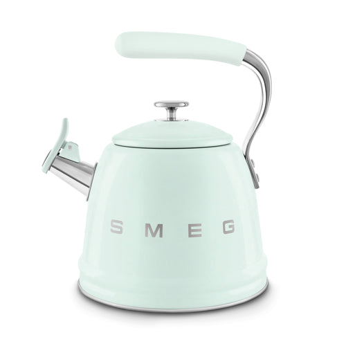SMEG Wasserkocher mit Pfeiffunktion 2,3 l, Modell „Wassergrün“, WKF01PG
