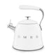 SMEG Wasserkocher mit Pfeiffunktion 2,3 l, Modell 'Weiß' WKF01WH