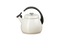 Le Creuset Pfeifender Wasserkocher 2,1L Cloche 'Meringue'