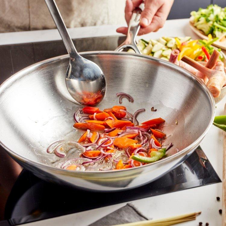 Demeyere Wokpfanne „Specialties 5“ mit flachem Boden Ø30 / 3